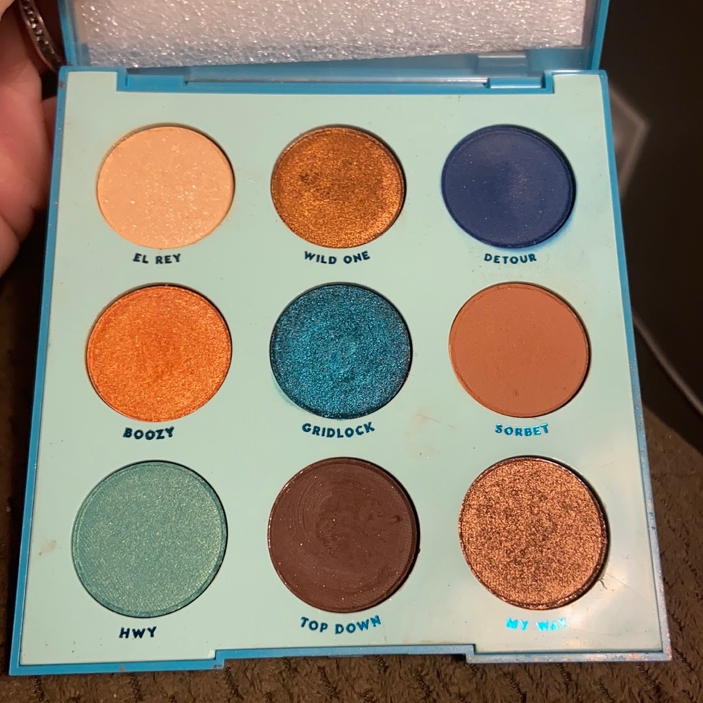 Mar colourpop pallete